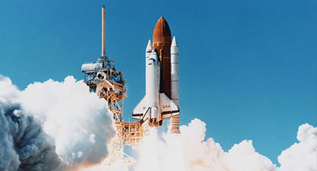 Lancio dello Space Shuttle Columbia dal Kennedy Space Center, Florida, USA