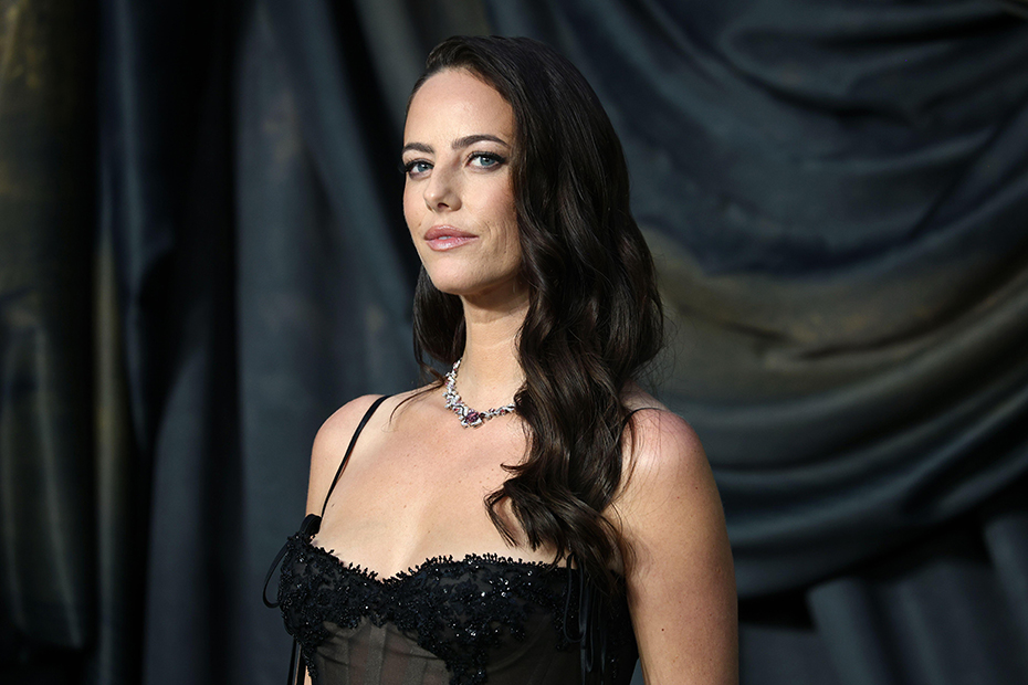 Kaya Scodelario attends ''The Gentlemen'' Season Two World Premiere at Guildhall. 