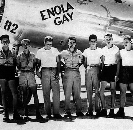 Atomic bombing of Hiroshima, 6.8.1945, crew of the bomber "Enola Gay, that dropped the bomb "Little Boy" over the city,