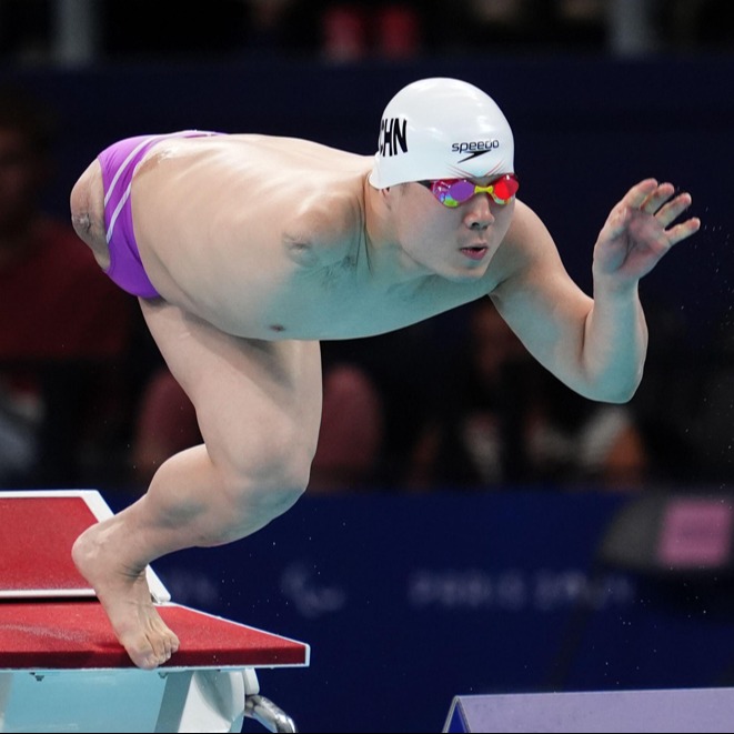 China's Qian Tang during the Men's 400m Freestyle - S6 Final at at the Paris La Defense Arena on day nine of the Paris 2024 Summer Paralympic Games.