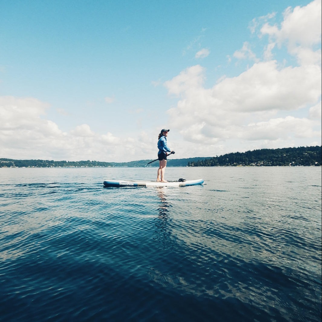 woman paddling on the lake