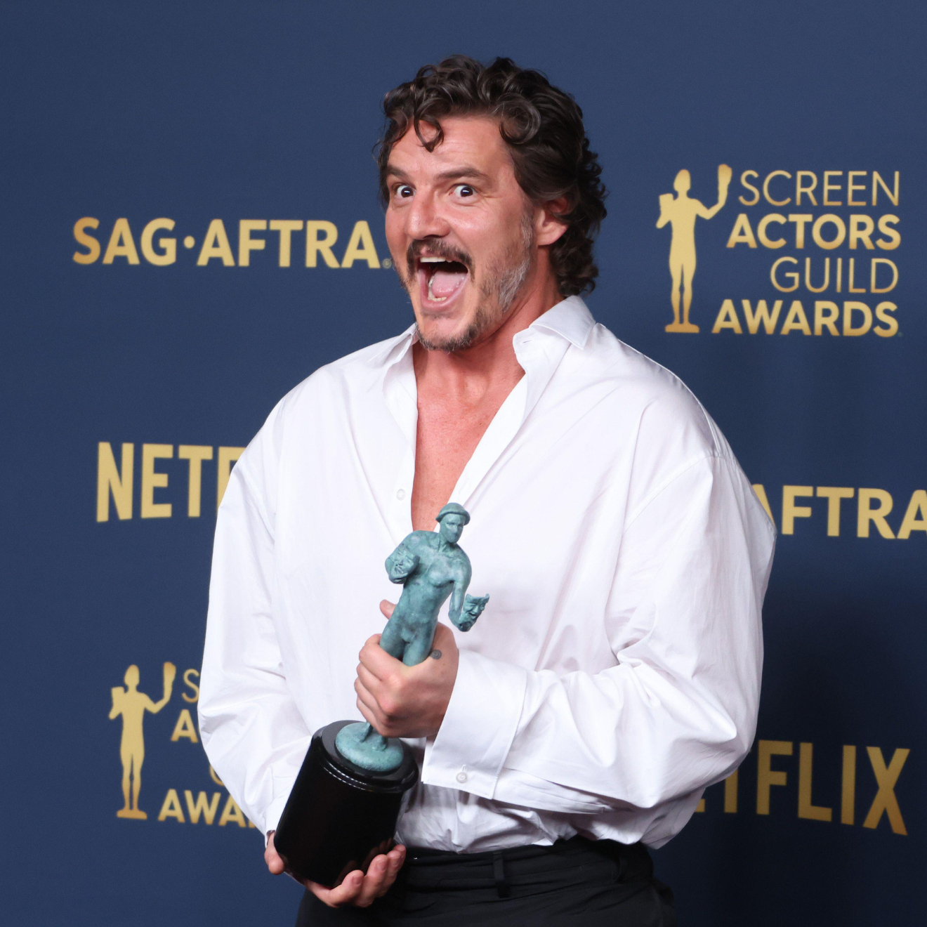 Pedro Pascal, Gewinner des Preises für herausragende schauspielerische Leistung eines männlichen Schauspielers in einer Dramaserie für 'The Last of Us'.
