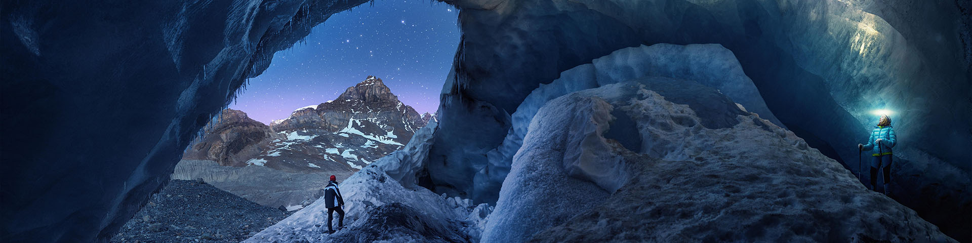 Höhlenforscher in der Athabasca-Gletscher-Eishöhle in Kanada.