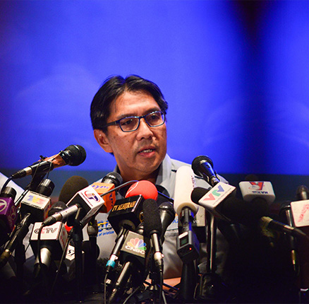 Kuala Lumpur, Malaysia. 9th Mar, 2014. Director General of Malaysian Department of Civil Aviation Azharuddin Abdul Rahman attends a press conference on the missing Malaysia Airlines flight MH370 in Kuala Lumpur, Malaysia, March 9, 2014. 