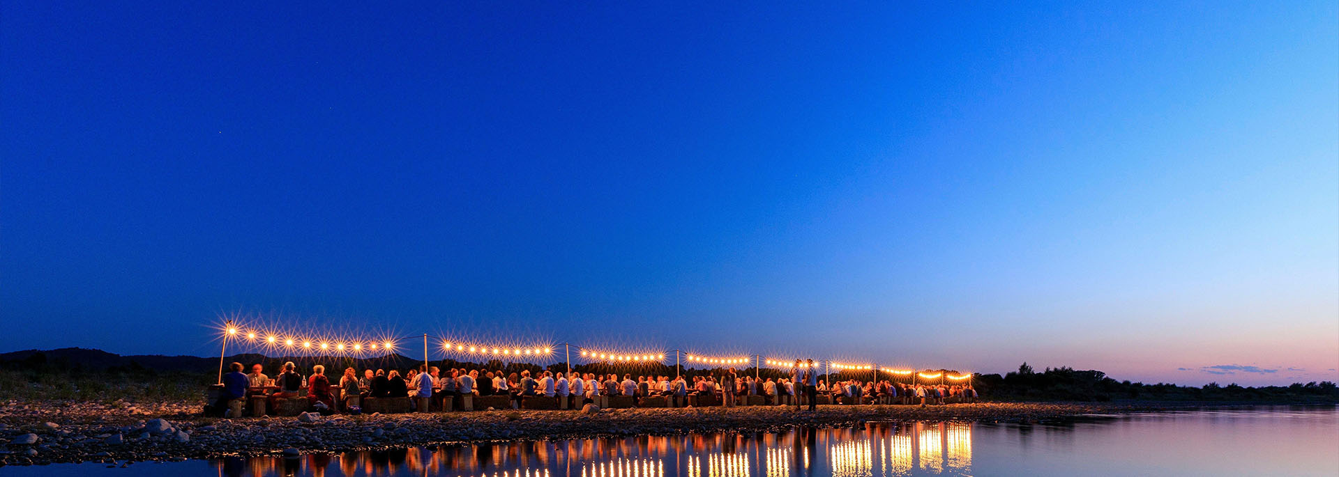 Francia, Bocche del Rodano, La Roque-d'Anthéron, lungo il fiume Durance, seconda edizione delle Cene Insolite organizzate da Marseille Provence Gastronomie, cena preparata dallo chef Dominique Frérard.