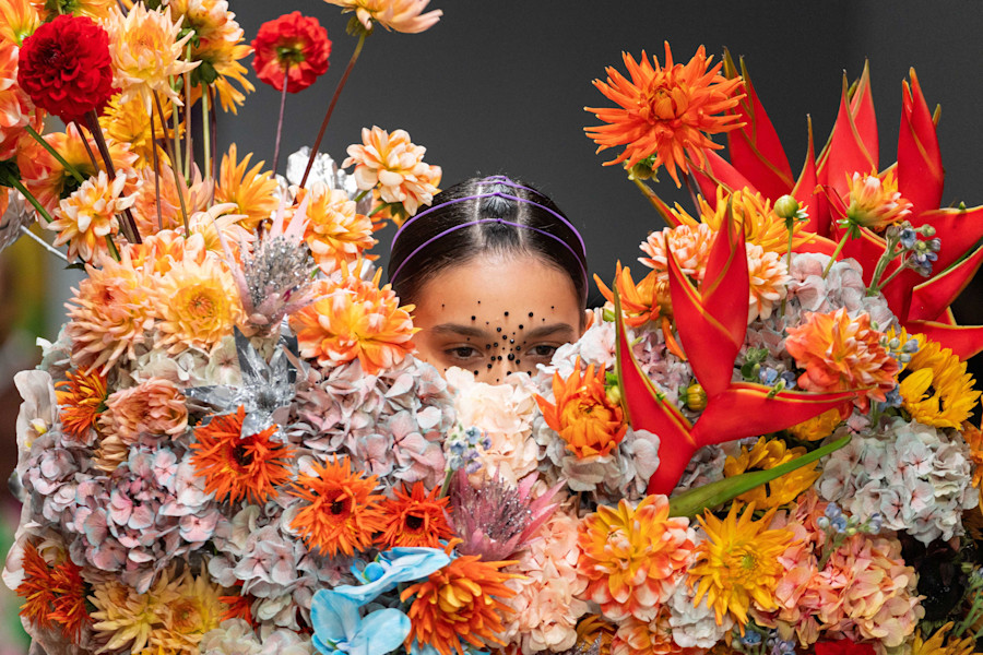 Paris, France. 25th Sep, 2024. A model walks the runway during the Zomer Ready to Wear Spring/Summer 2025 fashion show as part of the Paris Fashion Week on September 25, 2024 in Paris.